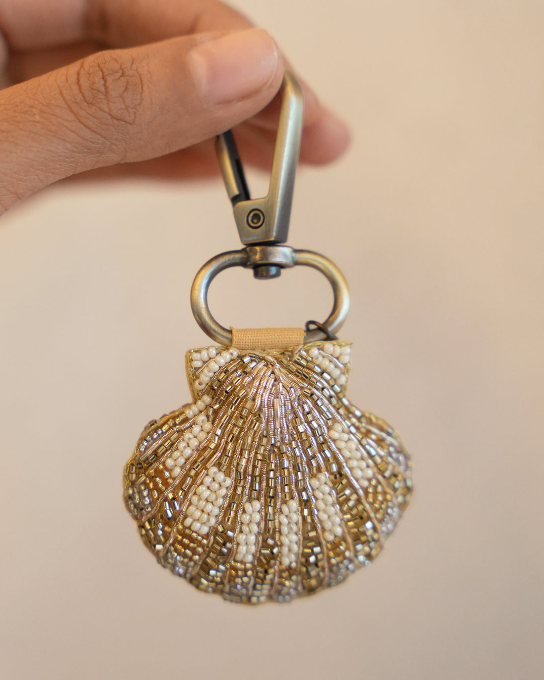 The Shell Seeker Keycharm