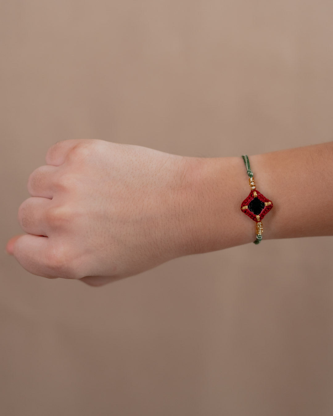 Kastanienbraune und grüne Spiegel-Rakhis ~ 2er-Set