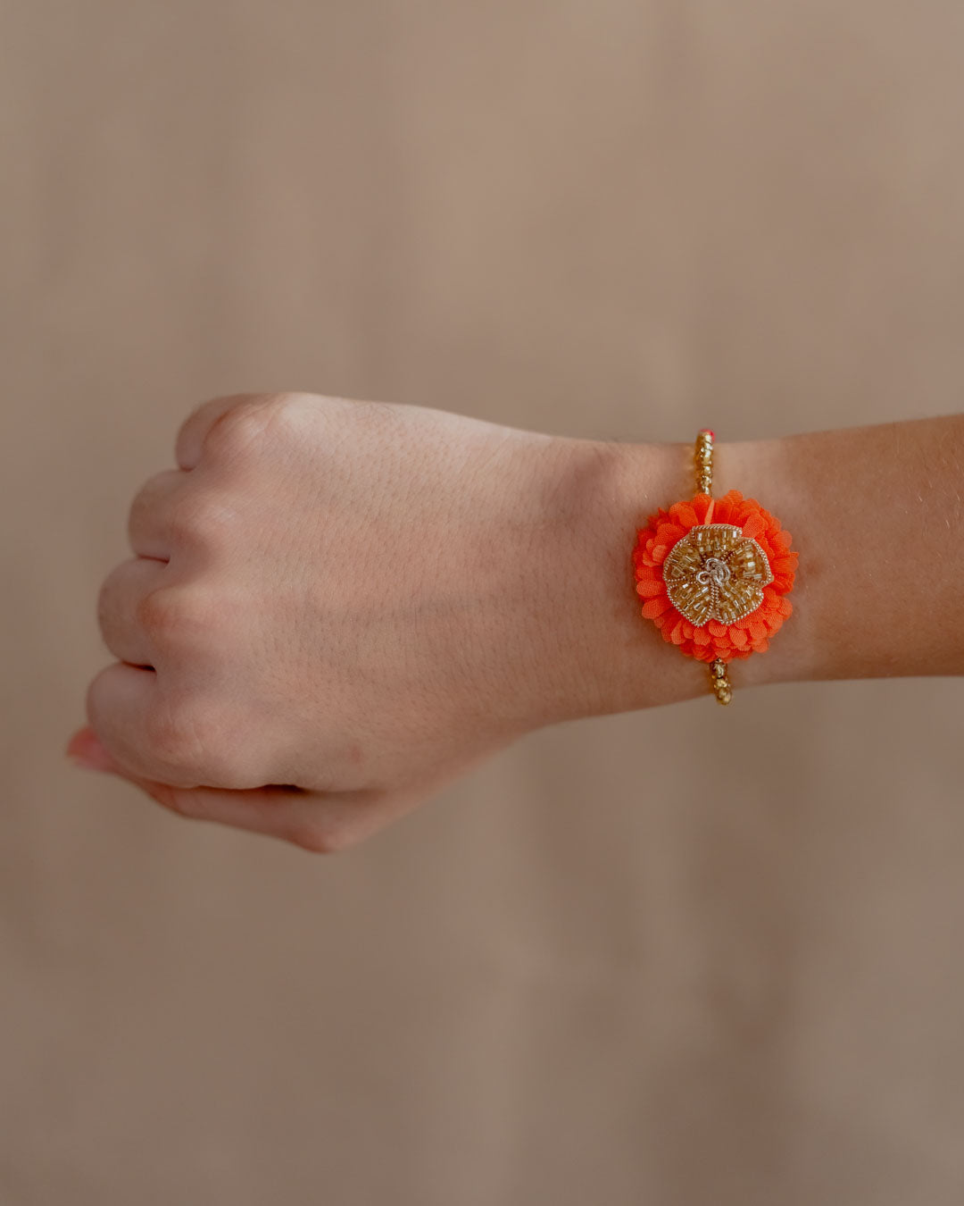 Dhaaga Floral Festliches Rakhi ~ 2er-Set (Rosa + Orange)